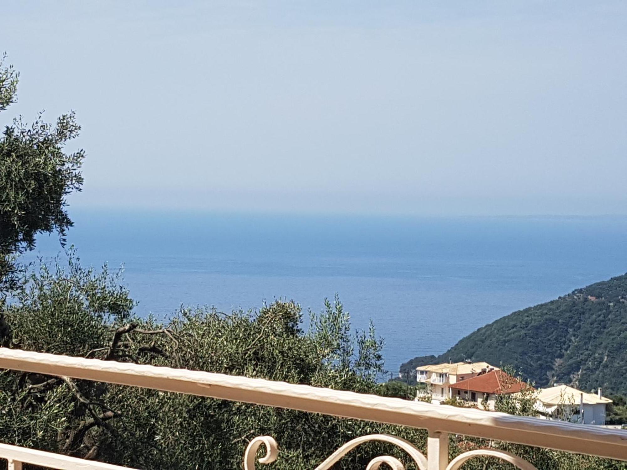 Vito'S Parga View Apartments Room photo